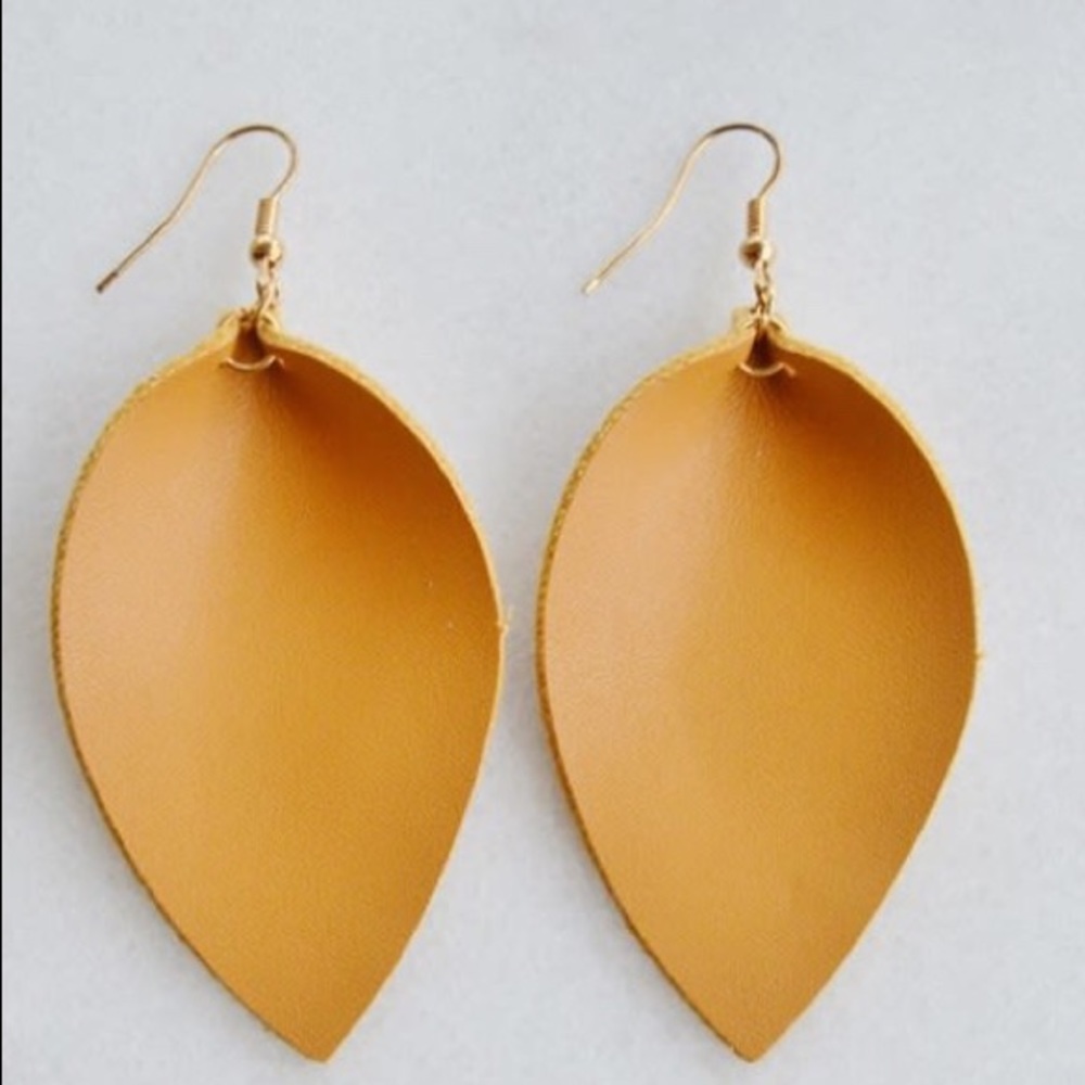 Drop earrings